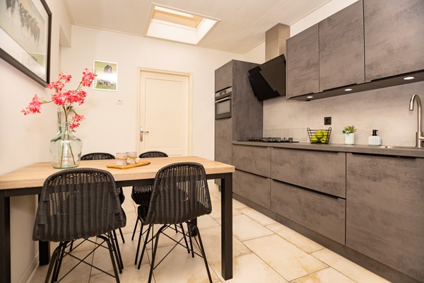 Te koop: Fantastisch vrijstaand woonhuis met 4 slaapkamers én mogelijkheid tot ruime garage!
 Keuken 1.jpg